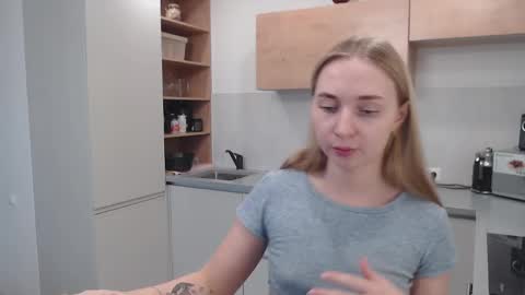 Snapshot of foxy0990 chatting on 02/25/25, 09:31 Maria online show from 02/25/25, 09:31