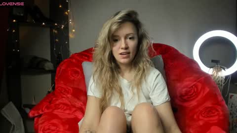 Snapshot of foxy_blond chatting on 01/22/25, 07:57 Foxy online show from 01/22/25, 07:57