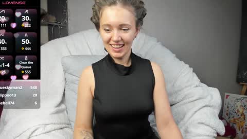 Snapshot of foxy_blond chatting on 01/30/25, 08:32 Foxy online show from 01/30/25, 08:32
