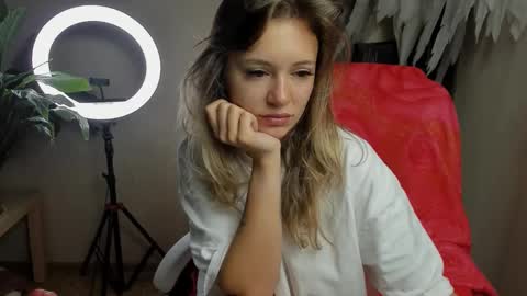 Snapshot of foxy_blond chatting on 09/26/25, 12:14 Foxy online show from 09/26/25, 12:14