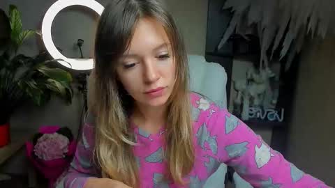 Snapshot of foxy_blond chatting on 10/03/25, 12:18 Foxy online show from 10/03/25, 12:18
