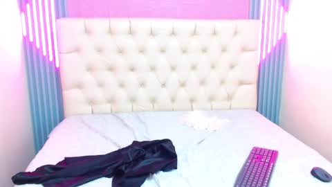 Snapshot of foxy_ella chatting on 01/31/25, 06:14 Ella online show from 01/31/25, 06:14