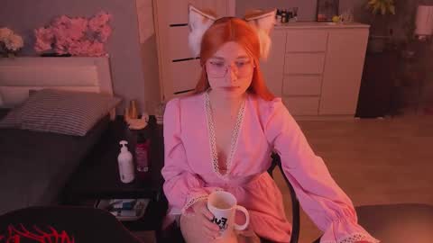 Snapshot of foxy_jpg chatting on 03/01/26, 09:06 Sue online show from 03/01/26, 09:06