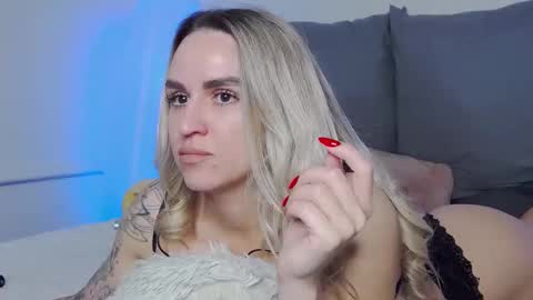 Foxy Kimmi online show from 12/23/25, 06:44