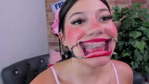 Loren online show from 05/11/26, 03:07