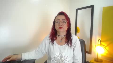 Foxy miilf online show from 09/28/25, 01:49