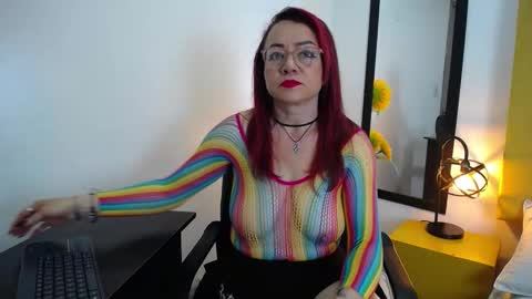 Foxy miilf online show from 10/02/25, 12:56