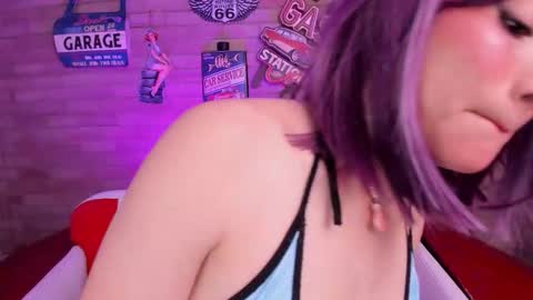 Snapshot of foxy_rhenna chatting on 12/05/25, 12:25 Miss Rhenna online show from 12/05/25, 12:25