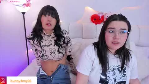 FOXY AND BUNNY online show from 03/04/26, 04:18