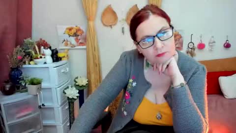 Snapshot of foxydesiree chatting on 12/18/24, 01:56 foxydesiree online show from 12/18/24, 01:56