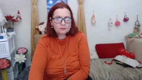 Snapshot of foxydesiree chatting on 01/10/25, 10:36 foxydesiree online show from 01/10/25, 10:36