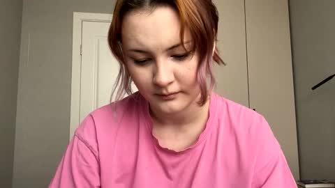 Kate online show from 04/22/26, 07:33
