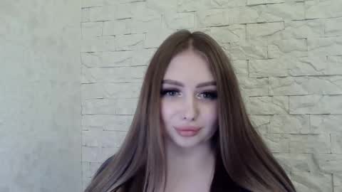 Snapshot of foxyflaree chatting on 11/23/25, 06:19 Alice online show from 11/23/25, 06:19