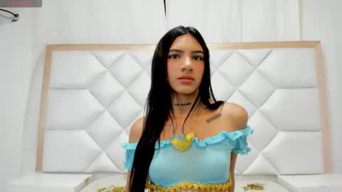 Snapshot of foxyhillx chatting on 10/30/25, 08:09 foxyhillx online show from 10/30/25, 08:09