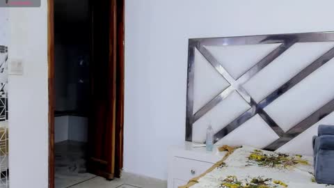 Snapshot of foxyhillx chatting on 11/22/25, 08:52 foxyhillx online show from 11/22/25, 08:52