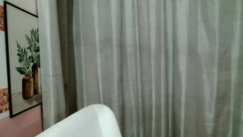 Snapshot of foxylicious_danielax chatting on 06/29/26, 12:05 Daniela online show from 06/29/26, 12:05