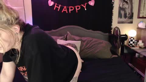 Snapshot of foxymalloryknoxy69 chatting on 02/20/25, 07:34 Mallory Koxx online show from 02/20/25, 07:34