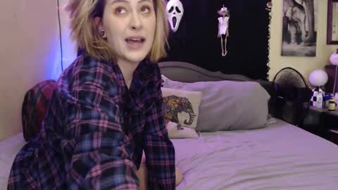 Snapshot of foxymalloryknoxy69 chatting on 10/12/25, 08:13 Mallory Koxx online show from 10/12/25, 08:13