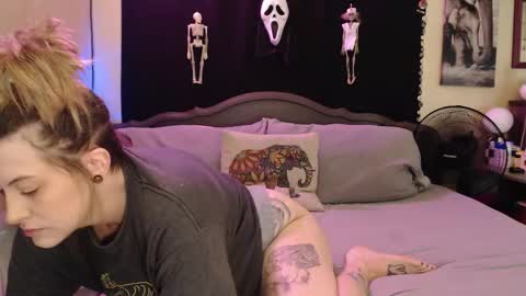 Snapshot of foxymalloryknoxy69 chatting on 10/16/25, 06:09 Mallory Koxx online show from 10/16/25, 06:09