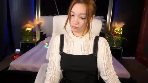 Snapshot of foxymayy chatting on 06/04/26, 01:06 Maya online show from 06/04/26, 01:06