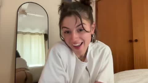 Snapshot of foxyone01 chatting on 06/18/26, 02:34 Miss Foxy online show from 06/18/26, 02:34