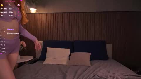 Snapshot of foxyrise chatting on 11/24/25, 06:02 Jane Foxy online show from 11/24/25, 06:02