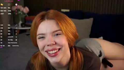 Snapshot of foxyrise chatting on 12/05/25, 06:33 Jane Foxy online show from 12/05/25, 06:33