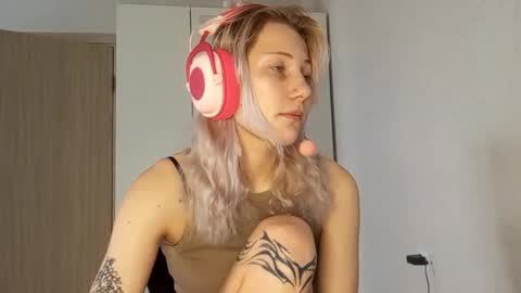 Snapshot of foxysable chatting on 11/09/25, 08:12 Kate online show from 11/09/25, 08:12