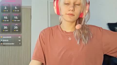 Snapshot of foxysable chatting on 11/15/25, 08:22 Kate online show from 11/15/25, 08:22