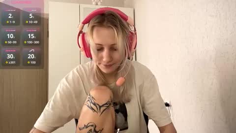 Snapshot of foxysable chatting on 11/22/25, 11:09 Kate online show from 11/22/25, 11:09