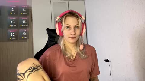 Snapshot of foxysable chatting on 11/23/25, 08:14 Kate online show from 11/23/25, 08:14