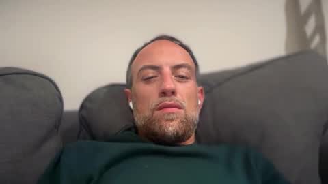 Snapshot of fra___ chatting on 11/17/25, 11:32 fra___ online show from 11/17/25, 11:32