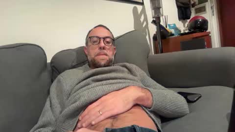 Snapshot of fra___ chatting on 11/23/25, 12:54 fra___ online show from 11/23/25, 12:54