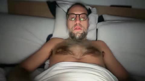 Snapshot of fra___ chatting on 12/15/25, 11:36 fra___ online show from 12/15/25, 11:36