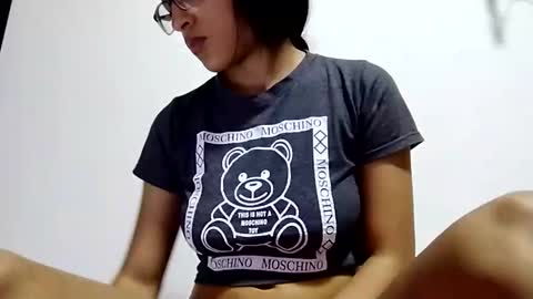 Snapshot of fragmented_girl_18 chatting on 02/28/25, 05:04 Sofa online show from 02/28/25, 05:04