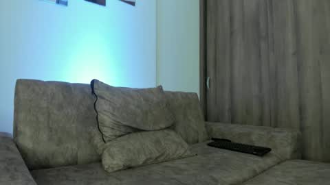 Snapshot of fraiderbrown chatting on 12/04/25, 02:48 IM FRAIDER online show from 12/04/25, 02:48