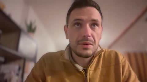 Snapshot of fraisetagada359 chatting on 11/04/25, 05:50 fraisetagada359 online show from 11/04/25, 05:50