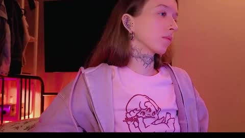 fran_bow online show from 04/13/26, 07:41