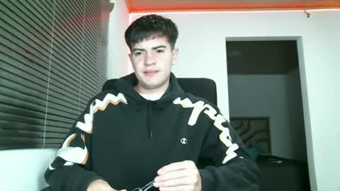 franccesco_699 online show from 01/03/25, 11:44