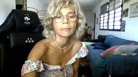 francelune online show from 01/26/25, 07:21