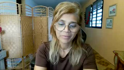 Snapshot of francelune chatting on 05/07/26, 12:54 francelune online show from 05/07/26, 12:54