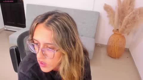 Francesca online show from 03/09/25, 07:48
