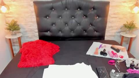 Snapshot of francesca_bbw chatting on 05/10/26, 01:55 online show from 05/10/26, 01:55