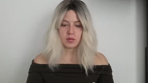 Francesca online show from 11/05/25, 03:23