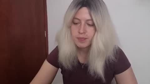 Snapshot of francescaasmith chatting on 05/11/26, 05:21 Francesca online show from 05/11/26, 05:21
