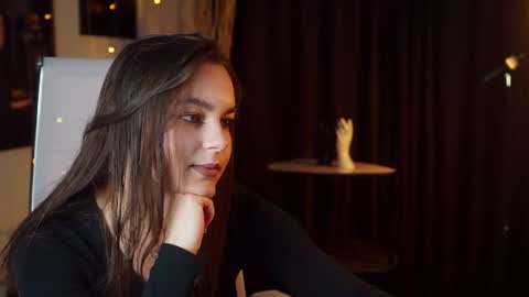 Snapshot of francescacavaliere chatting on 06/18/26, 01:04 Francesca online show from 06/18/26, 01:04