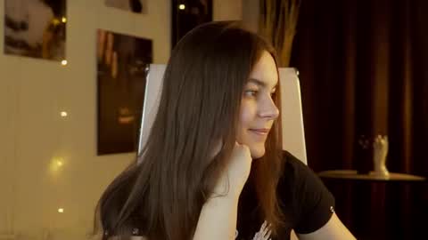 Snapshot of francescacavaliere chatting on 06/19/26, 12:53 Francesca online show from 06/19/26, 12:53