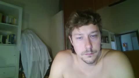 Snapshot of francesco_831115 chatting on 10/22/25, 03:01 francesco_831115 online show from 10/22/25, 03:01