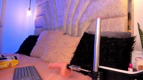 Snapshot of francheska121 chatting on 10/03/25, 09:01 francheska121 online show from 10/03/25, 09:01