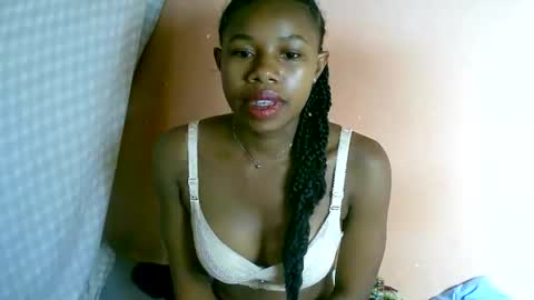 Snapshot of franciefrancie chatting on 02/28/25, 09:44 francilla online show from 02/28/25, 09:44